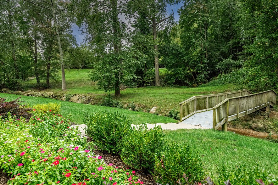 More Photos Of 7501 Boulder View Dr, North Chesterfield Unknown For Lease