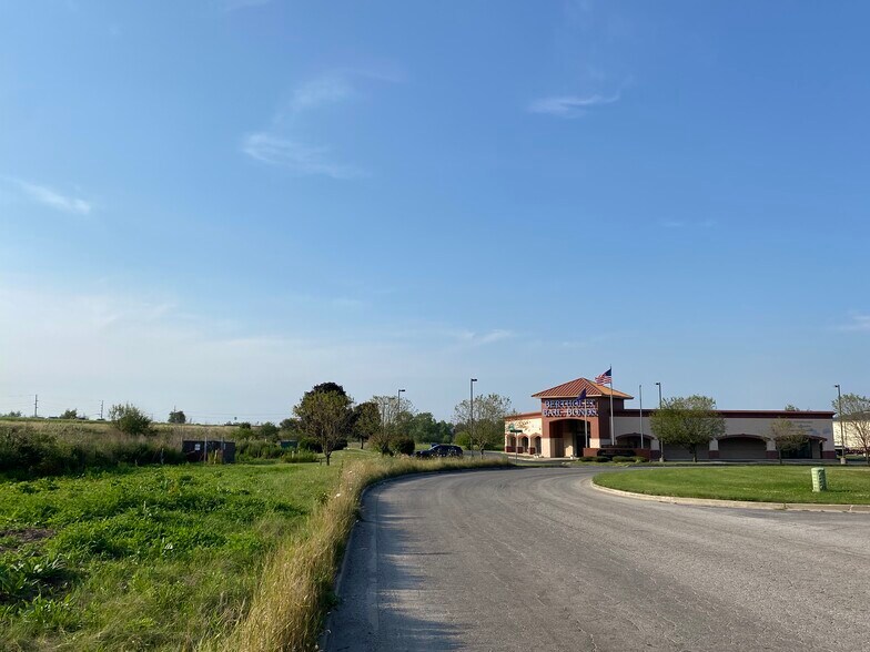 More Photos Of 2801 Bertholet Blvd, Valparaiso Office For Sale