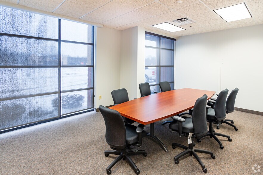 More Photos Of 1565 Jefferson Rd, Rochester Unknown For Lease