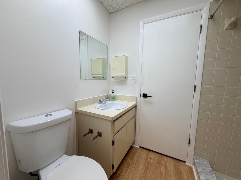 More Photos Of 6725 Cedarridge Dr, Zephyrhills Medical For Lease