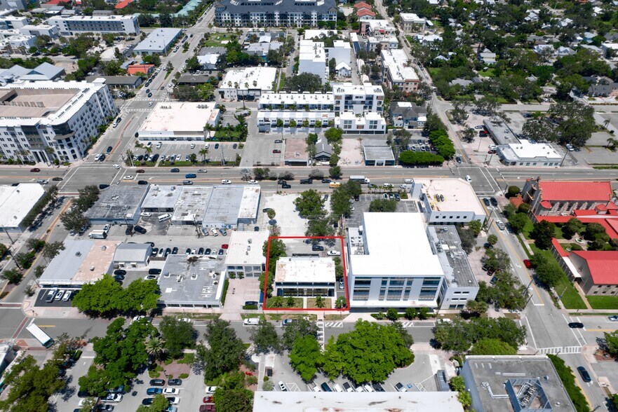 More Photos Of 1551 2nd St, Sarasota Office For Sale