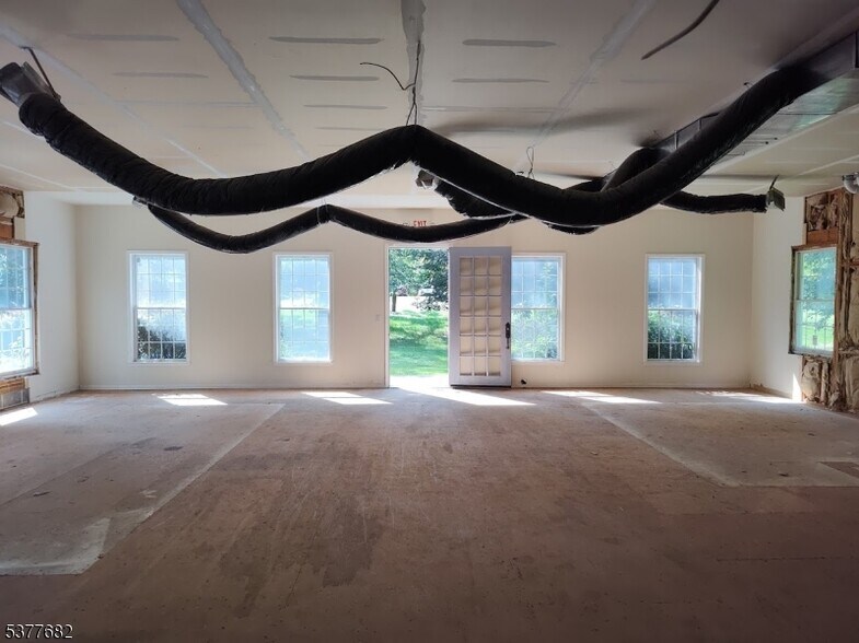 More Photos Of 1 Brookfield Glen Dr, Belvidere Office For Lease