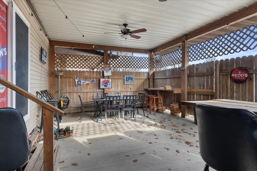 More Photos Of 104 Taylorville Rd, Taylorville Restaurant For Sale