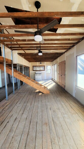 More Photos Of 2107 E Mead Ave, Yakima Manufacturing For Sale