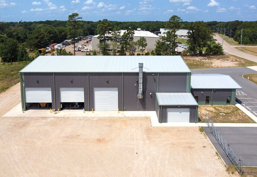 More Photos Of 2302 Neiman Marcus Pky, Longview Industrial For Sale