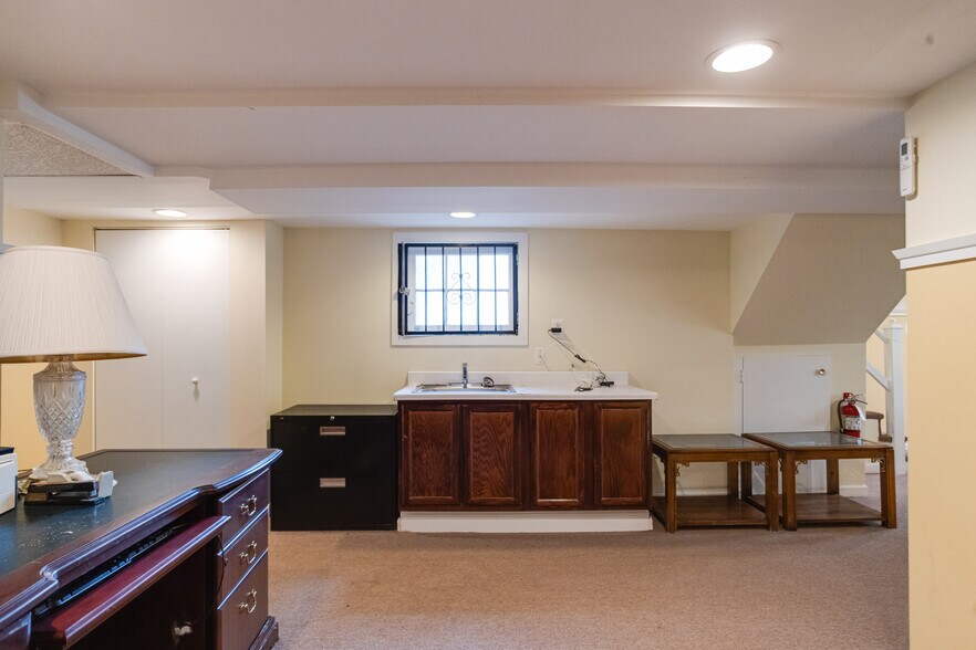 More Photos Of 407 W Pennsylvania Ave, Towson Office For Sale