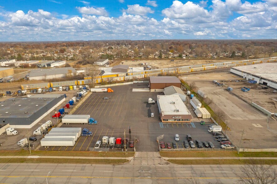More Photos Of 1475 S Newburgh Rd, Westland Light Distribution For Sale