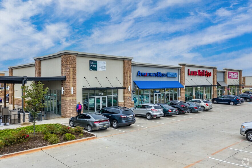 More Photos Of 612 American Way, Terrell Storefront For Lease