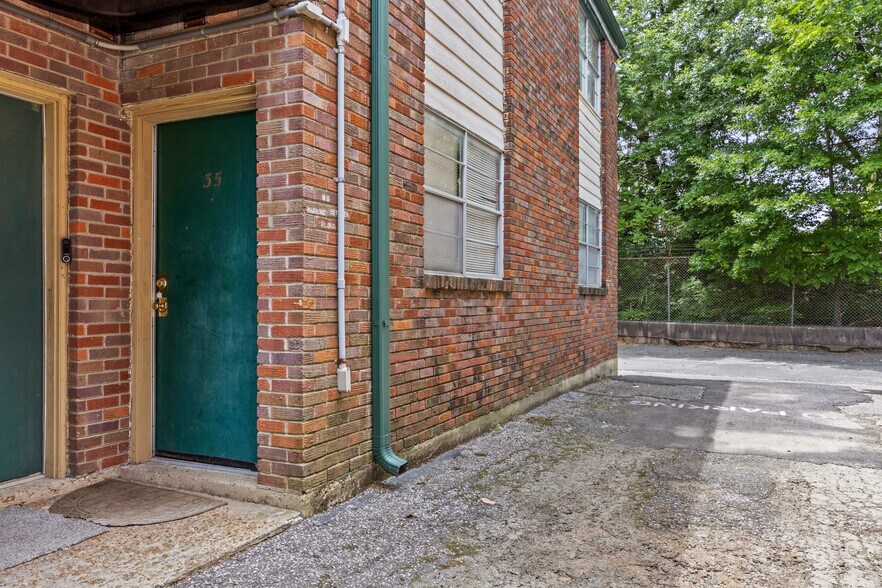 More Photos Of 2227 Airways Blvd, Memphis Apartments For Sale