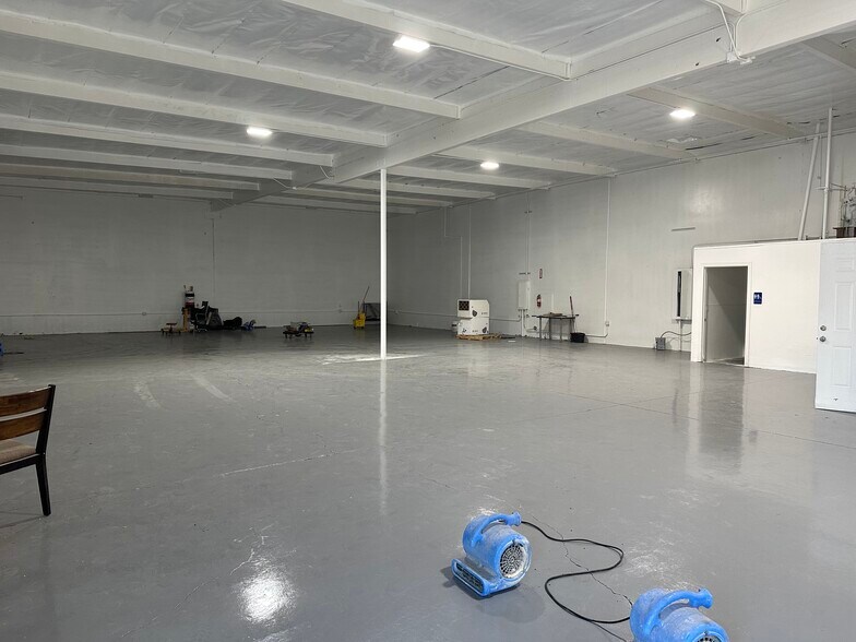More Photos Of 5102-5108 Azusa Canyon Rd, Irwindale Unknown For Lease