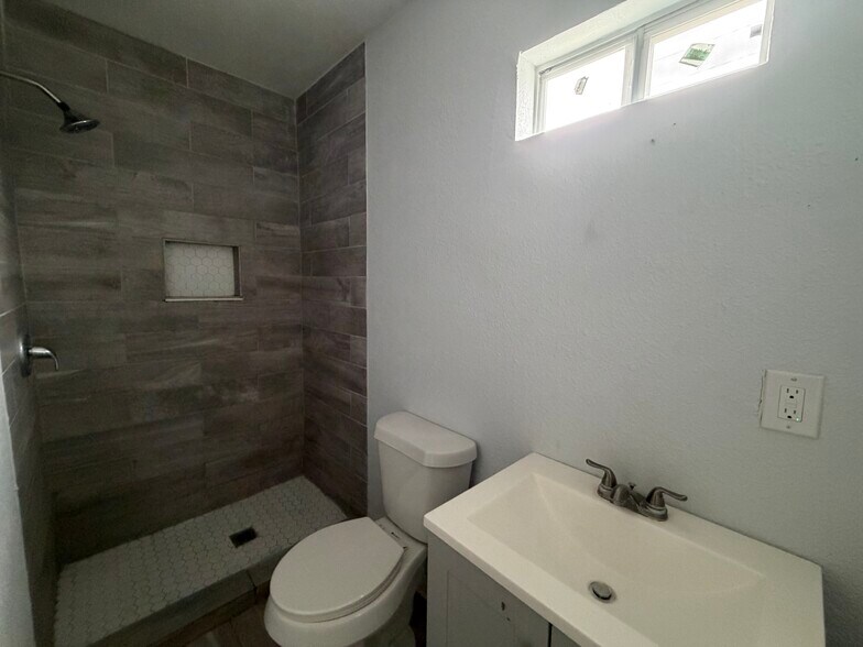More Photos Of 101 Stanley Ct, San Antonio Multifamily For Sale