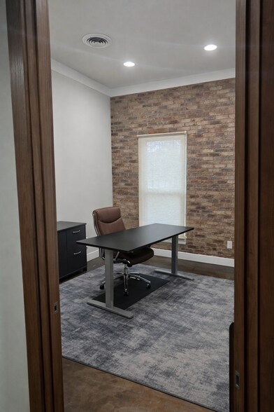 More Photos Of 936 Holcomb Bridge Rd, Roswell Office For Sale