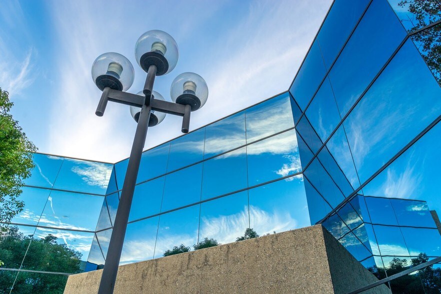 More Photos Of 2000 E McFadden Ave, Santa Ana Office For Lease