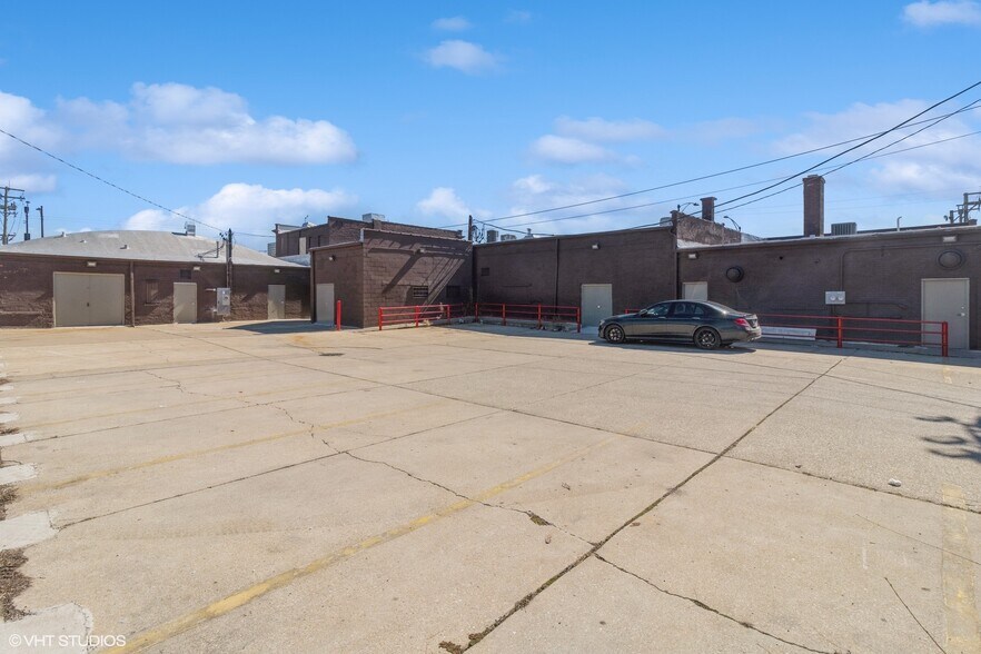 More Photos Of 4650 S Indiana Ave, Chicago Storefront For Lease