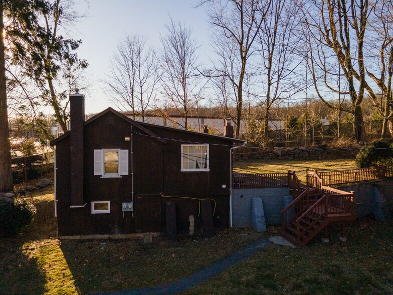 More Photos Of 5 Baker St, Mohegan Lake Apartments For Sale