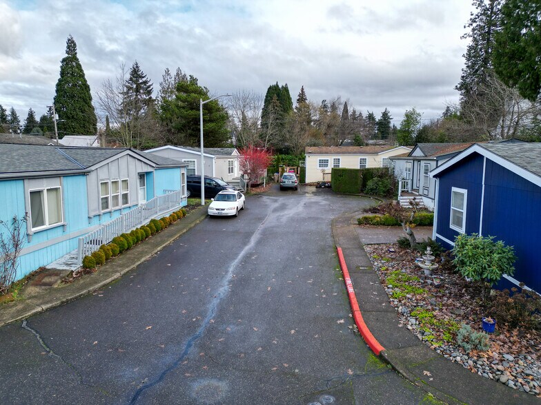 More Photos Of 3016 SE Holly Ave, Milwaukie Manufactured Housing Mobile Home Park For Sale