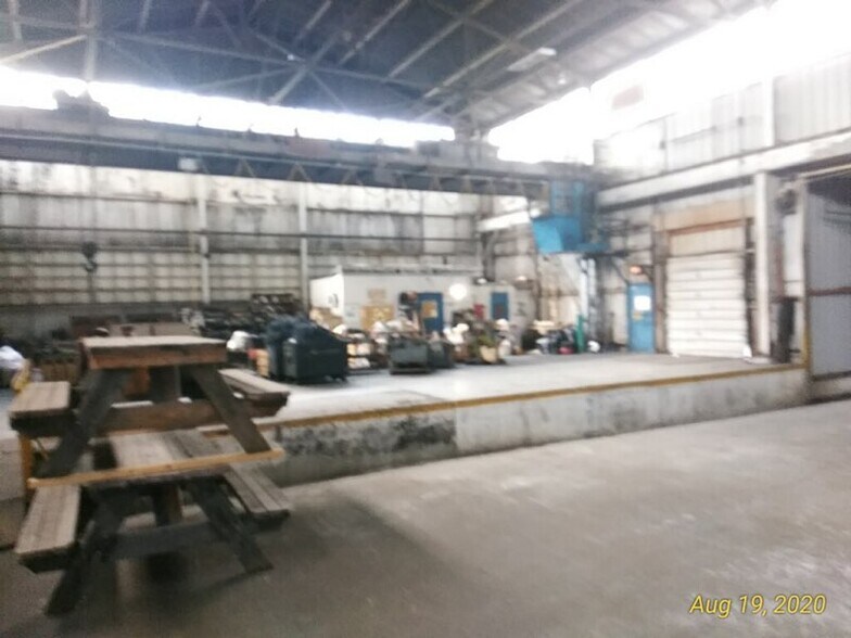 More Photos Of 400 Ingham Ave, Blasdell Light Distribution For Lease