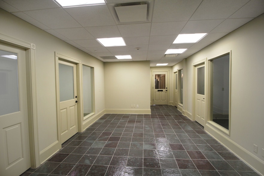 More Photos Of 2101 Mechanic St, Galveston Office For Sale