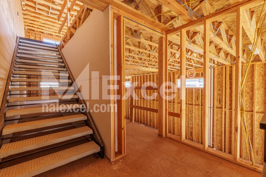 More Photos Of 80 W Center St, La Verkin Light Manufacturing For Sale