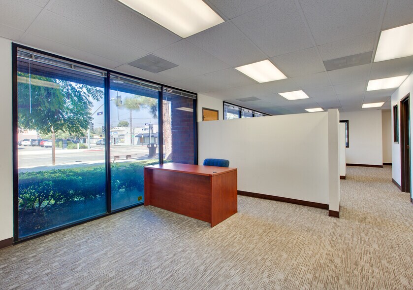 More Photos Of 440 Western Ave, Glendale Office For Lease