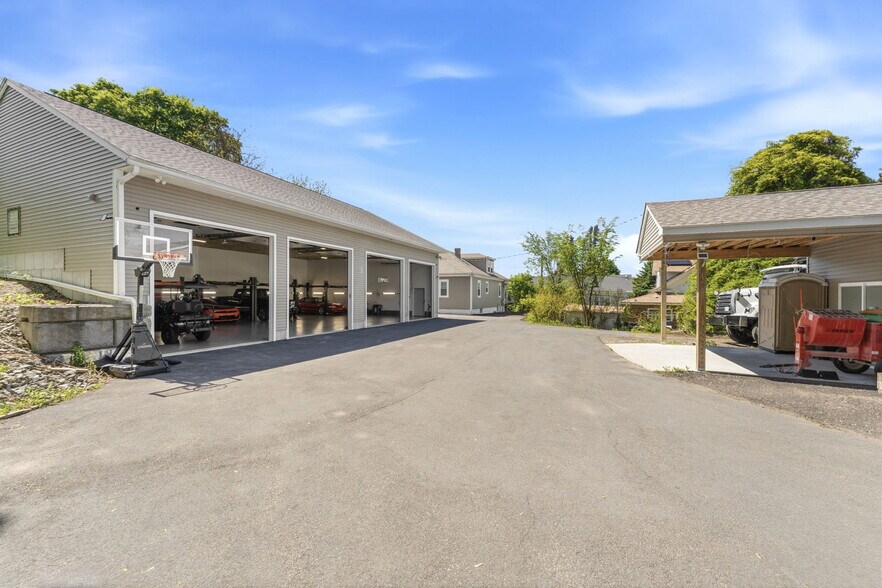 More Photos Of 1452 Plainfield Pike, Cranston Specialty For Sale