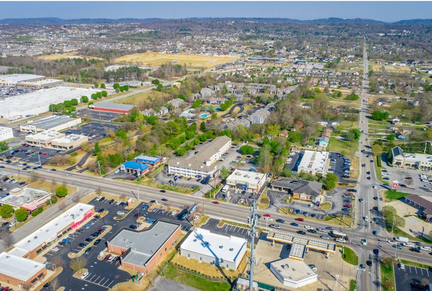 More Photos Of 1909 Gunbarrel Rd, Chattanooga Storefront For Lease