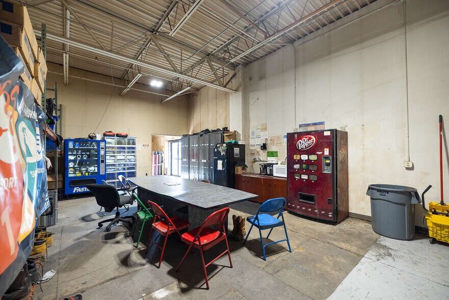More Photos Of 12401 Washburn Ave S, Burnsville Light Manufacturing For Sale