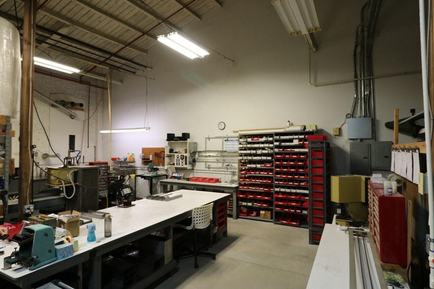 More Photos Of 703 Van Rossum Ave, Beverly Industrial For Sale