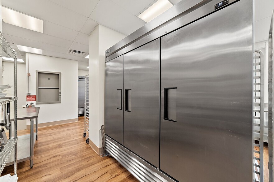 More Photos Of 12 Culpeper St, Warrenton Restaurant For Sale