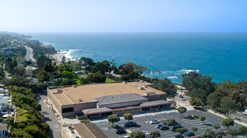 Primary Photo Of 30922 Coast Hwy, Laguna Beach Supermarket For Lease