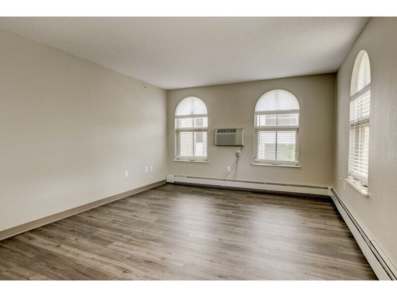 More Photos Of 234 W Main St, Waukesha Apartments For Lease