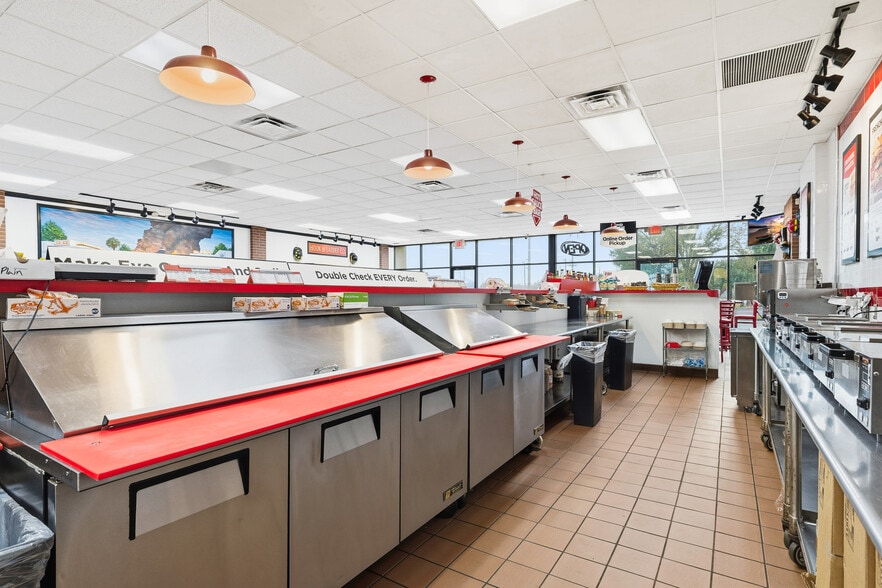 More Photos Of 18500 Veterans Blvd, Port Charlotte General Retail For Sale