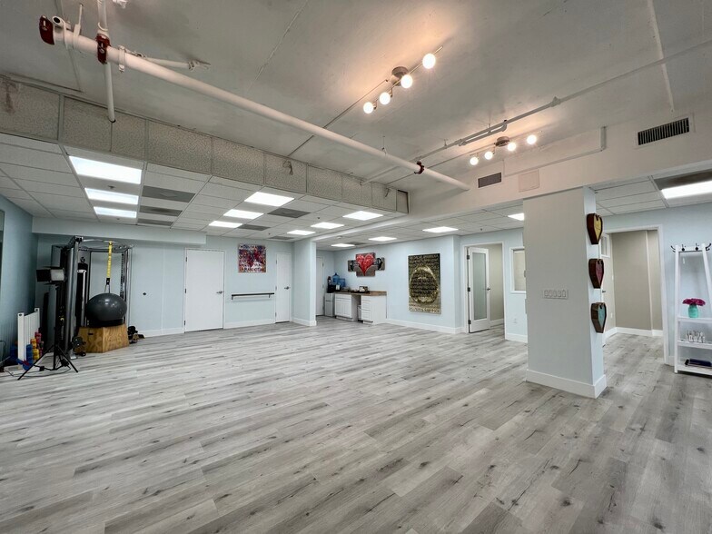 More Photos Of 1540 6th St, Santa Monica Apartments For Lease