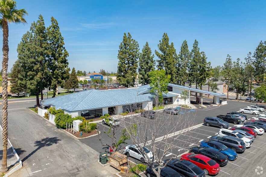 More Photos Of 5151 Stockdale Hwy, Bakersfield Office For Sale