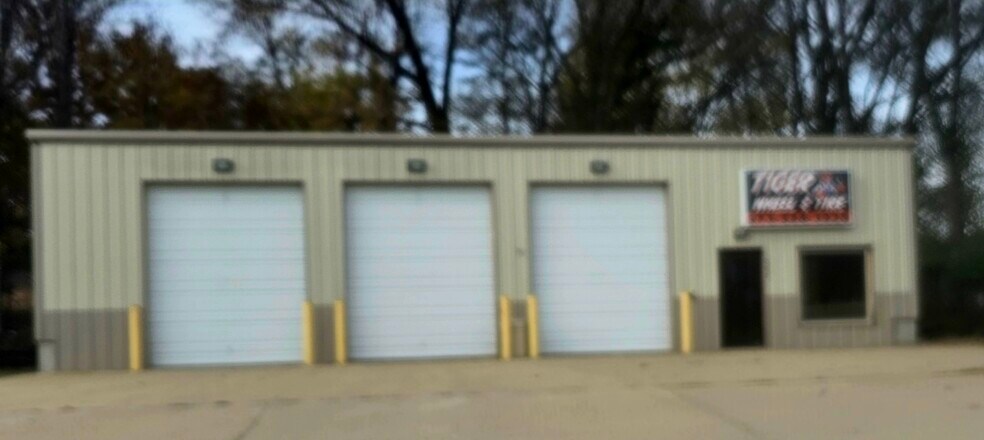 More Photos Of 1002 Route 66 W, Waynesville General Retail For Sale