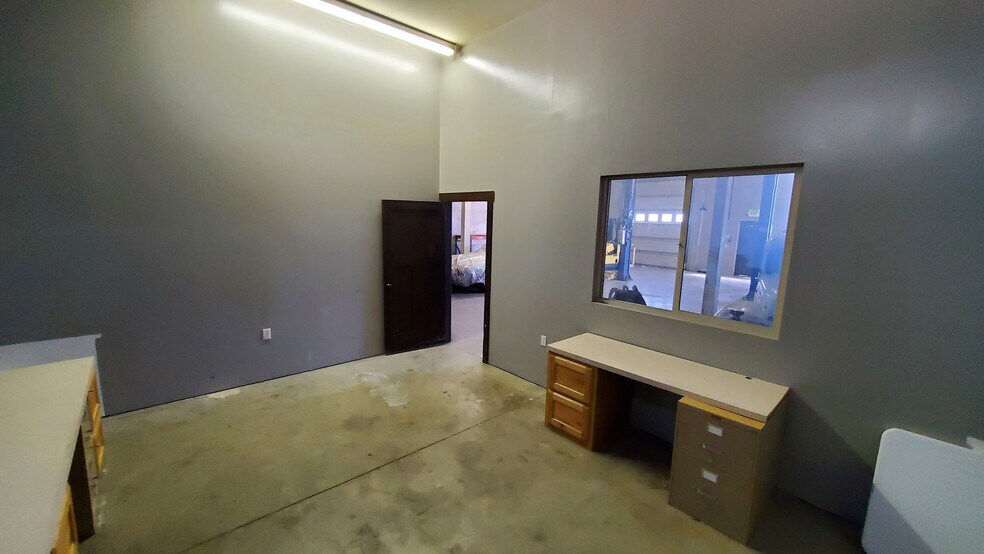 More Photos Of 4547 W Seltice Way, Coeur d'Alene Light Manufacturing For Lease