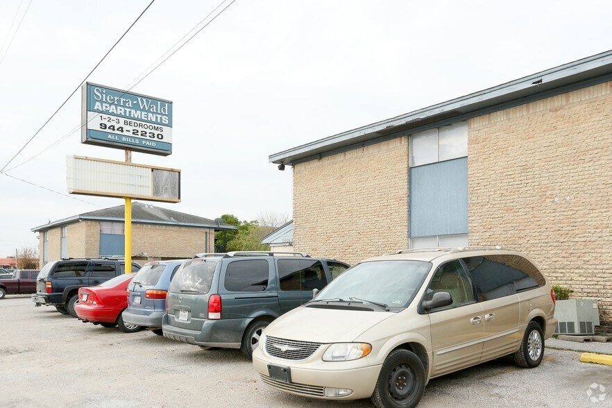 More Photos Of 801 S Allen Genoa Rd, South Houston Apartments For Sale