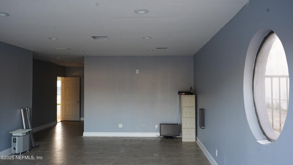 More Photos Of 3366 Philips Hwy, Jacksonville General Retail For Lease