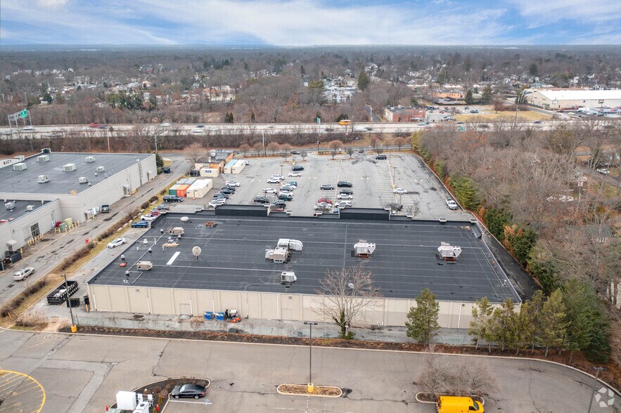 More Photos Of 894 Sunrise Hwy, Bay Shore Freestanding For Lease