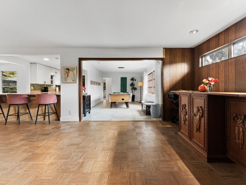 More Photos Of 200 66th St N, Saint Petersburg Office For Sale