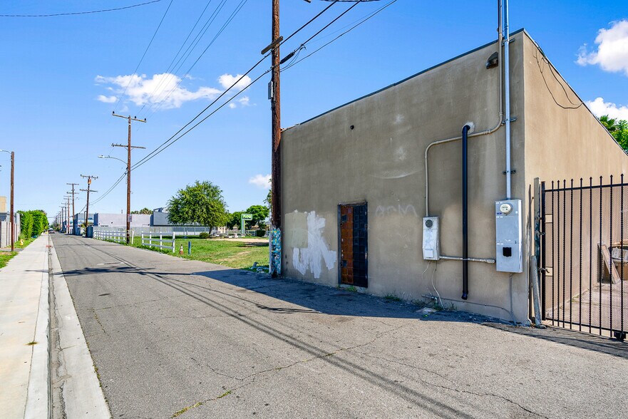 More Photos Of 123 N Long Beach Blvd, Compton Storefront Retail Office For Sale