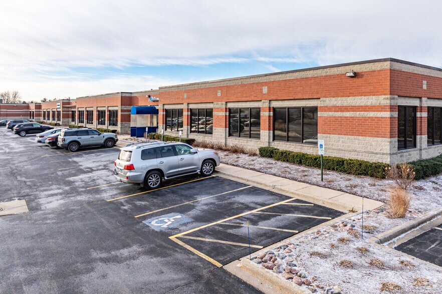 More Photos Of 1811 Centre Point Cir, Naperville Flex For Lease
