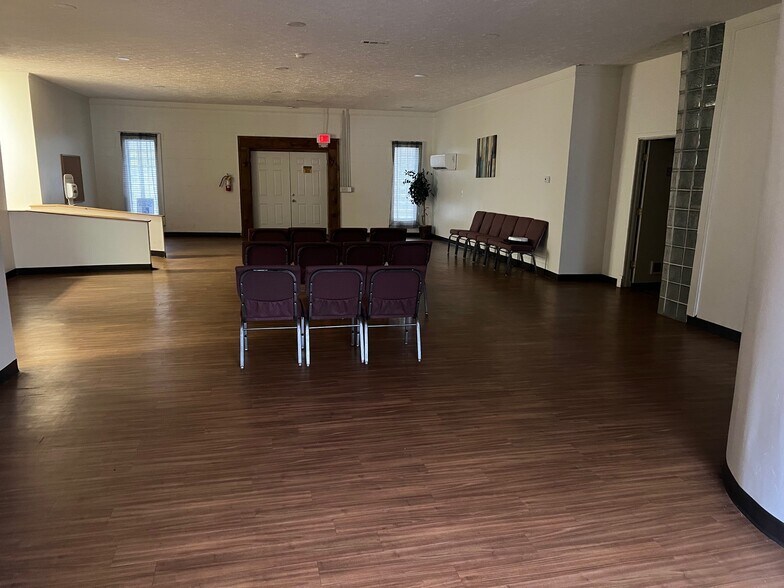 More Photos Of 2150 Greenbrier St, Charleston Office For Sale