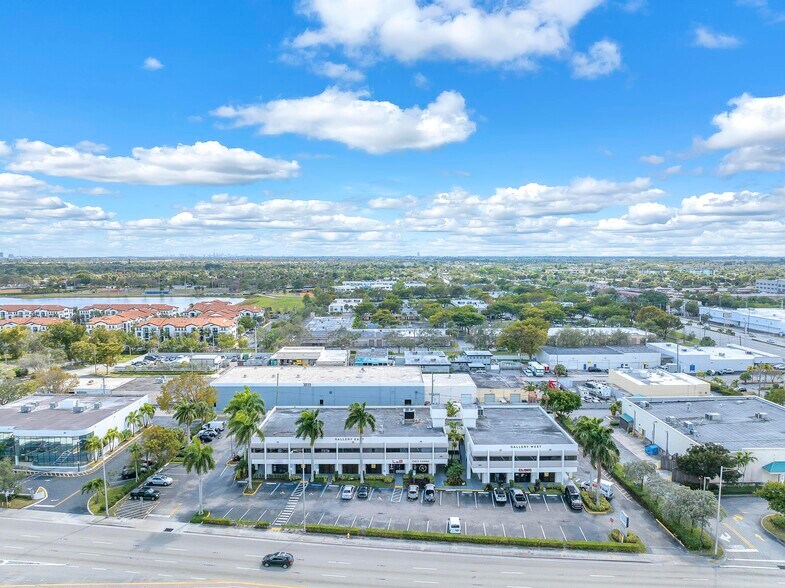 More Photos Of 3900 W Commercial Blvd, Fort Lauderdale Office For Lease