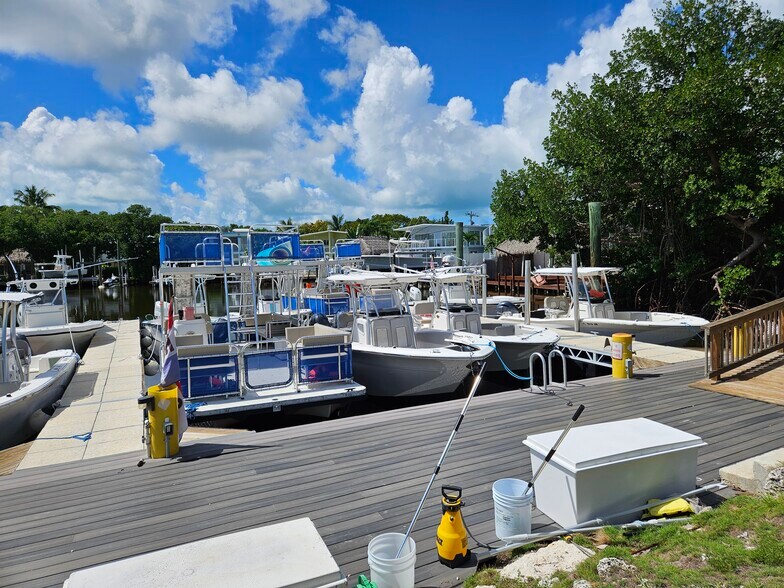 More Photos Of 200 Treasure Harbor Dr, Islamorada Marina For Sale
