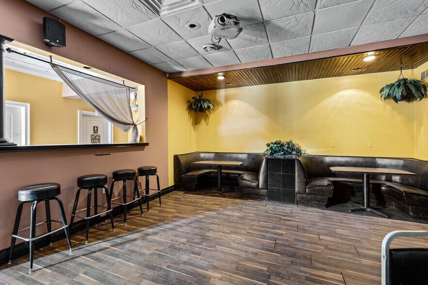 More Photos Of 2109 Pennsylvania Ave, Weirton Restaurant For Sale
