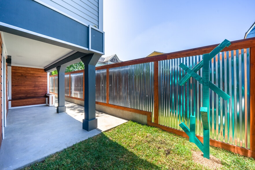 More Photos Of 225 S Pine St, San Antonio Apartments For Sale