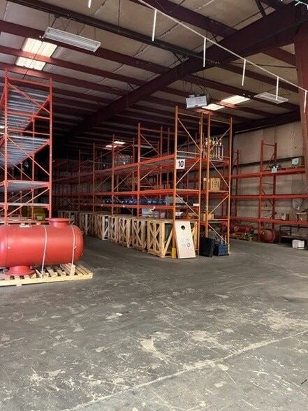 More Photos Of 3683 N Peachtree Rd, Atlanta Distribution For Lease