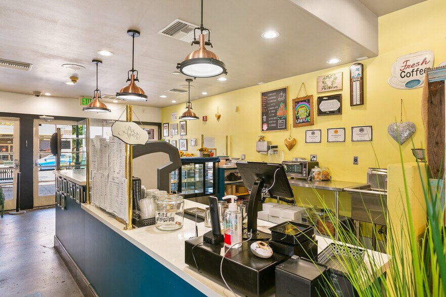 More Photos Of 534 S Myrtle Ave, Monrovia Restaurant For Lease