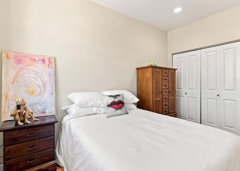 More Photos Of 2340 Palmetto Ave, Pacifica General Retail For Sale